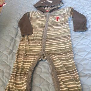 Burt’s bee’s baby boy hooded outfit